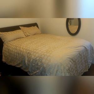 Hudson Park Collection King Duvet Cover and pillow cases